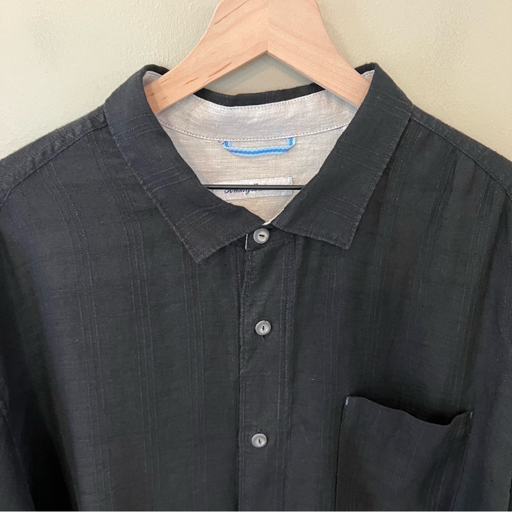 Tommy Bahama 100% Linen Black on Black 2XLB Raised Line Pattern‎ Button Down